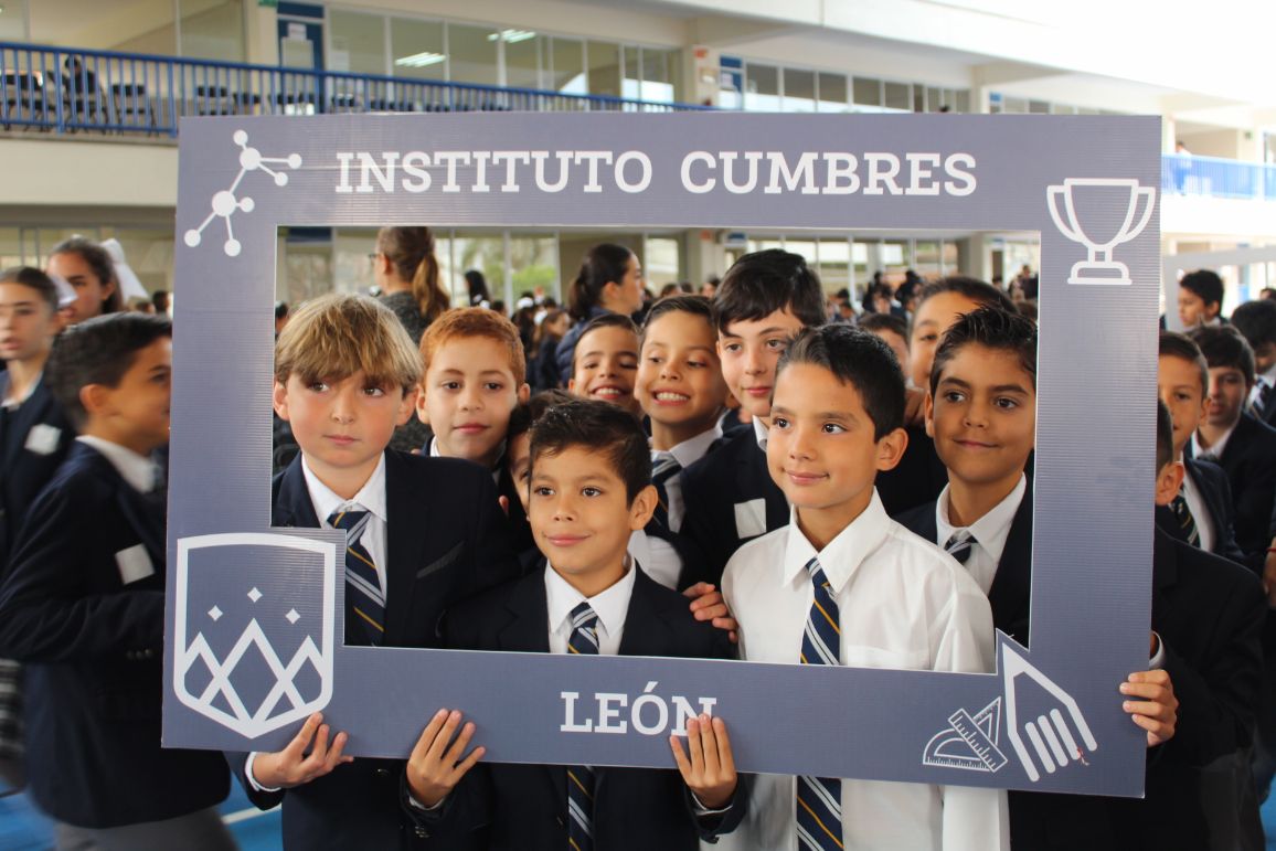 Alumnos de Cumbres León en actividad extra escolar.
